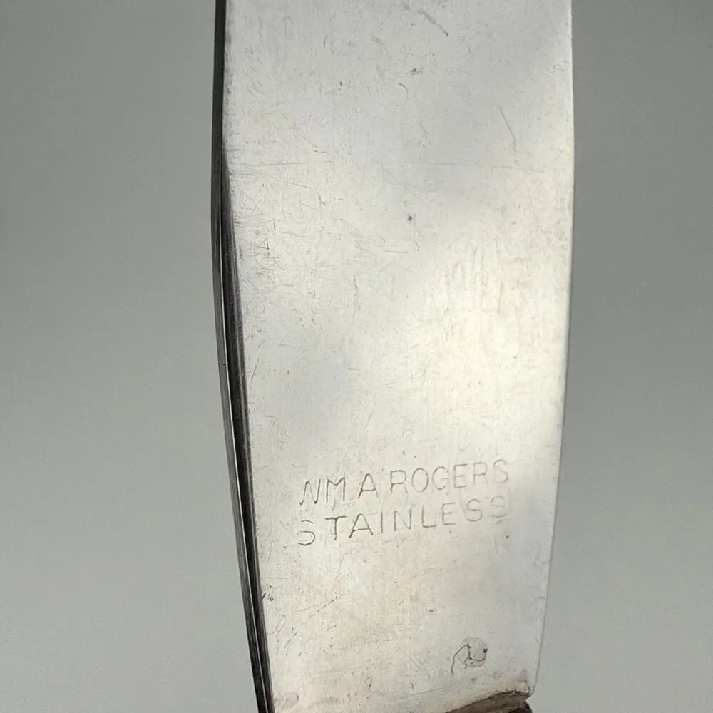 4 Wm A Rogers 1940 ARTISTIC Pattern Grille or Viande Knives Oneida Ltd